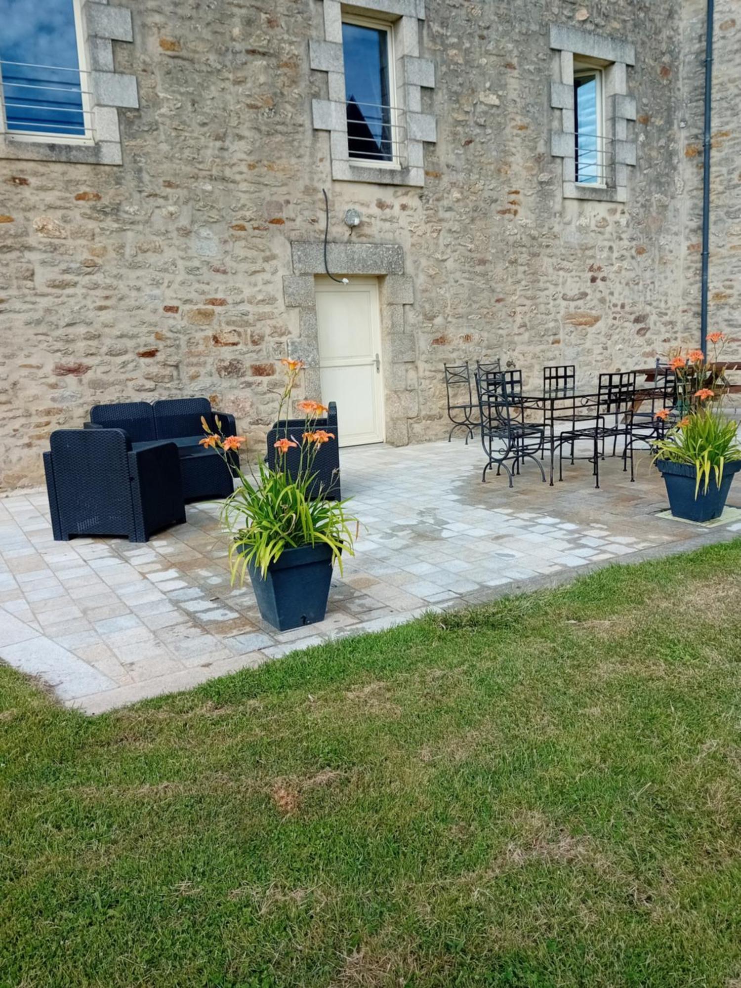 Domaine De Kerbillec Acomodação com café da manhã Theix Exterior foto